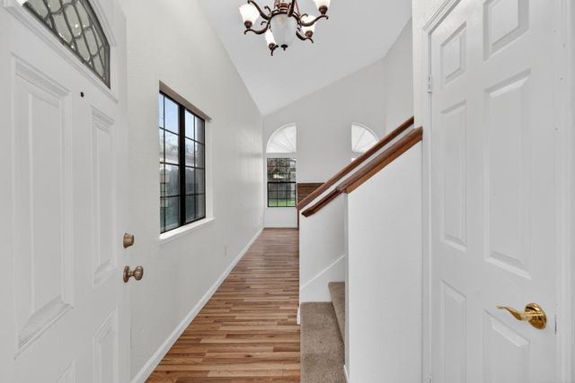 8825 Lemas Rd, Sacramento, CA 95828