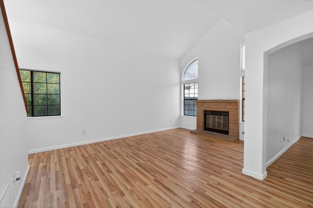 8825 Lemas Rd, Sacramento, CA 95828