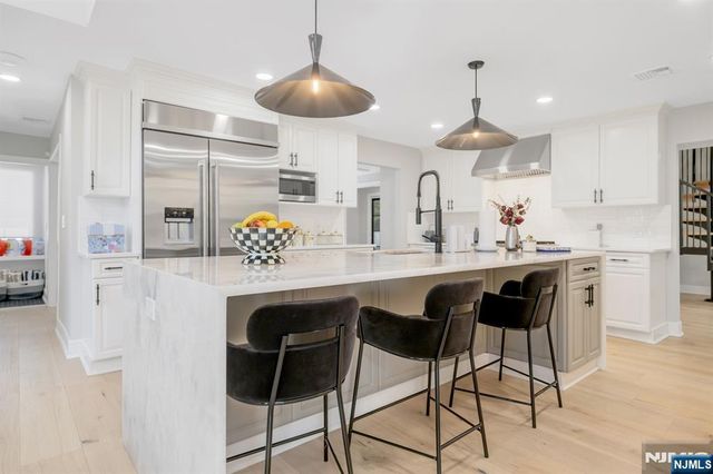 22 Berkshire Place, Englewood Cliffs, NJ 07632