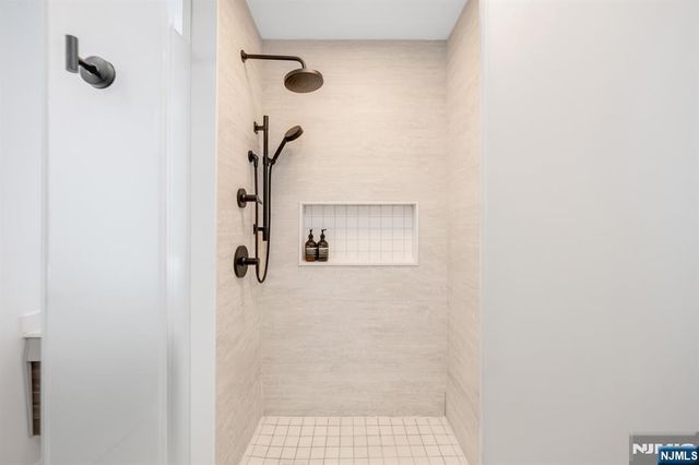 22 Berkshire Place, Englewood Cliffs, NJ 07632