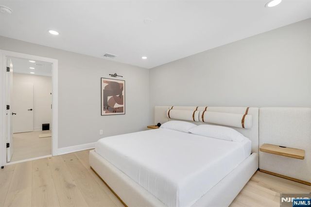 22 Berkshire Place, Englewood Cliffs, NJ 07632