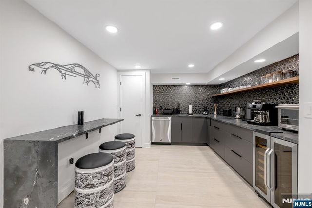 22 Berkshire Place, Englewood Cliffs, NJ 07632