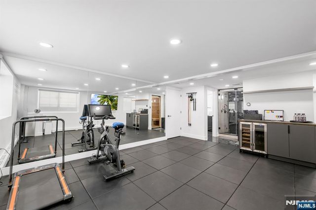22 Berkshire Place, Englewood Cliffs, NJ 07632
