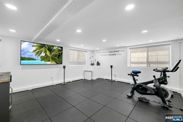 22 Berkshire Place, Englewood Cliffs, NJ 07632