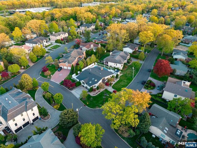 22 Berkshire Place, Englewood Cliffs, NJ 07632