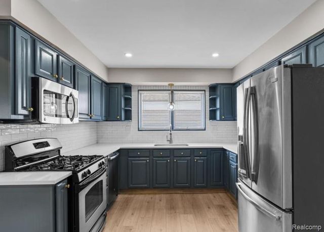 14802 Annapolis Drive, Sterling Heights, MI 48313