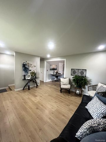 14802 Annapolis Drive, Sterling Heights, MI 48313