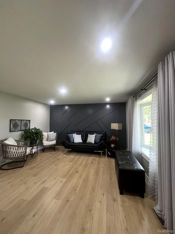 14802 Annapolis Drive, Sterling Heights, MI 48313
