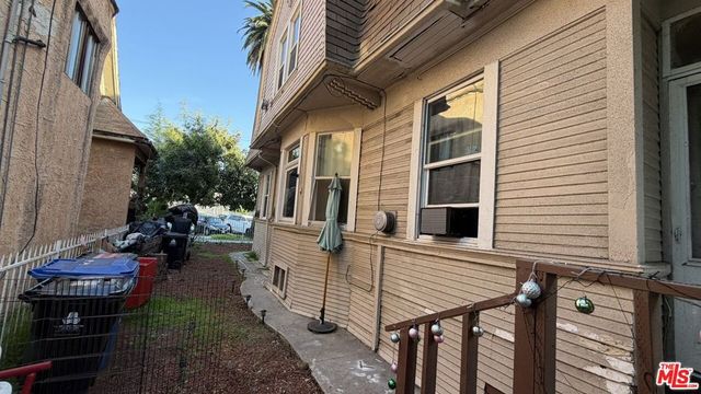 1711 Toberman Street, Los Angeles, CA 90015