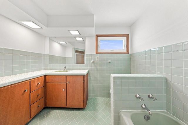 W237N6597 Orchard DRIVE, Sussex, WI 53089