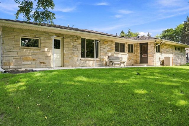 W237N6597 Orchard DRIVE, Sussex, WI 53089