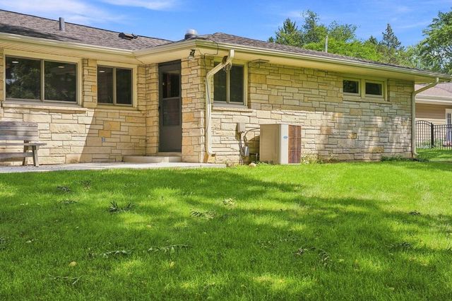 W237N6597 Orchard DRIVE, Sussex, WI 53089