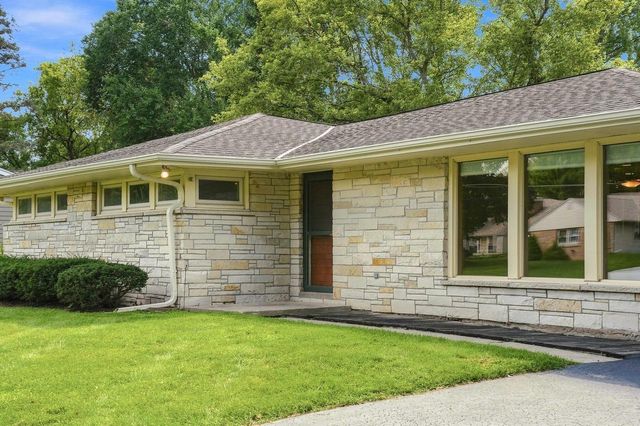 W237N6597 Orchard DRIVE, Sussex, WI 53089