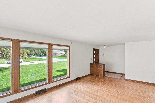 W237N6597 Orchard DRIVE, Sussex, WI 53089
