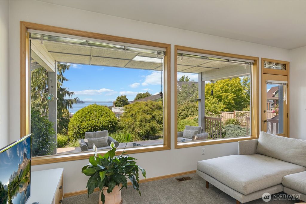 1411 Starling Street, Steilacoom, WA 98388