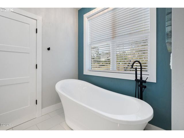 415 FALL CREEK Dr, Oceanside, OR 97134