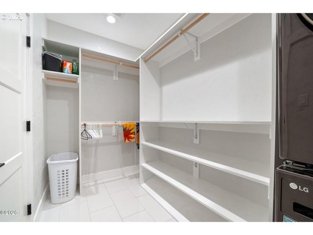 415 FALL CREEK Dr, Oceanside, OR 97134