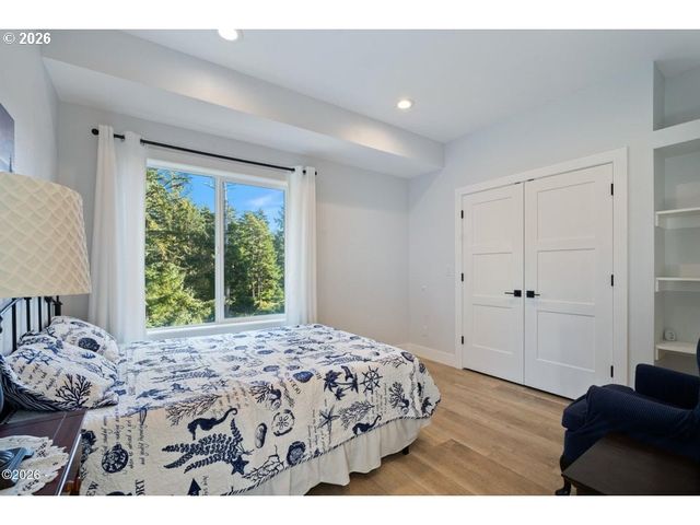 415 FALL CREEK Dr, Oceanside, OR 97134