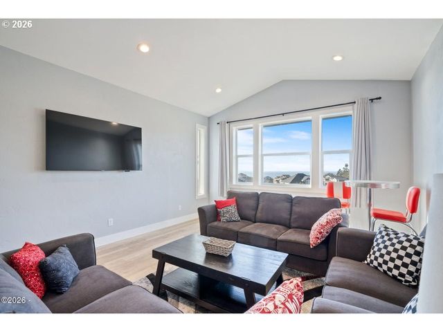 415 FALL CREEK Dr, Oceanside, OR 97134