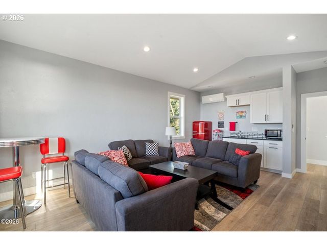 415 FALL CREEK Dr, Oceanside, OR 97134