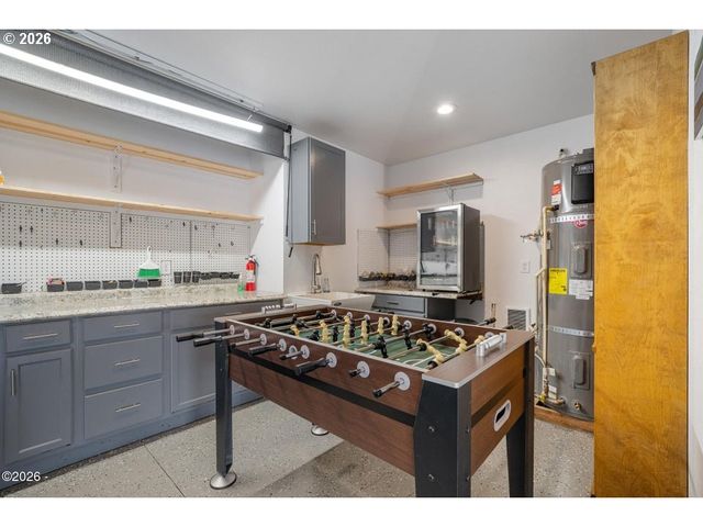 415 FALL CREEK Dr, Oceanside, OR 97134