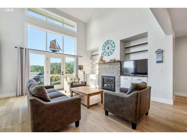 415 FALL CREEK Dr, Oceanside, OR 97134