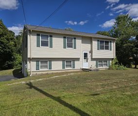 146 Old Amherst Road, Sunderland, MA 01375