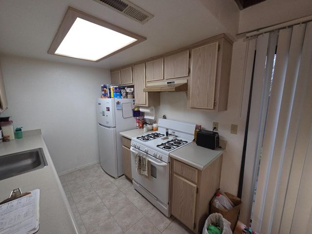 565 North St, Corning, CA 96021