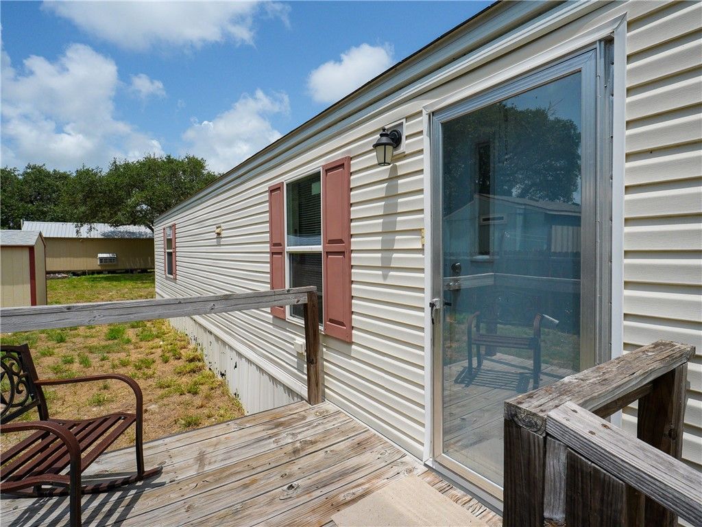 907 N 10th St, Fulton, TX 78358 — photo 4