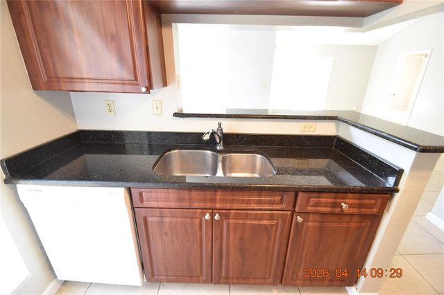 8605 MALLARD RESERVE DRIVE 203, Tampa, FL 33614