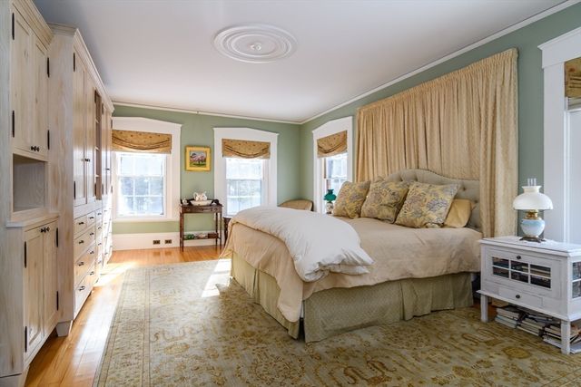 70 Wilsondale St, Dover, MA 02030
