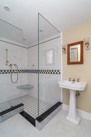 70 Wilsondale St, Dover, MA 02030