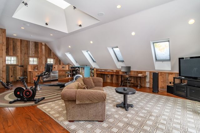 70 Wilsondale St, Dover, MA 02030