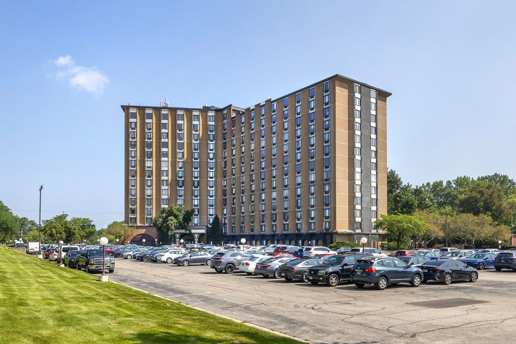 1 Renaissance Place 302, Palatine, IL 60067