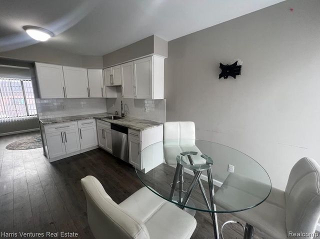 26644 Summerdale Drive, Southfield, MI 48033