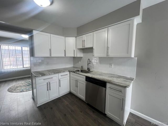 26644 Summerdale Drive, Southfield, MI 48033