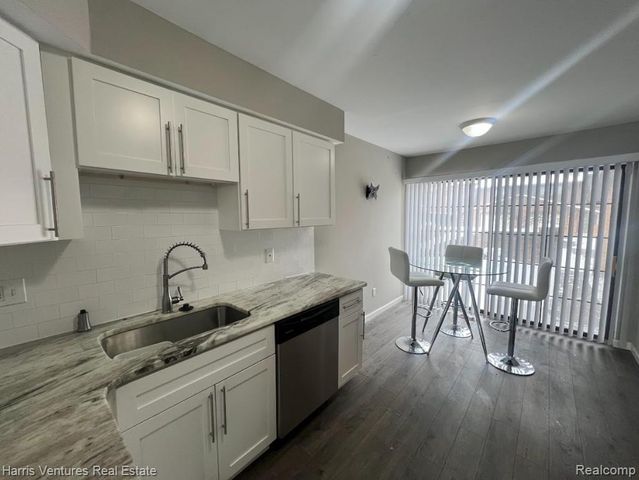 26644 Summerdale Drive, Southfield, MI 48033