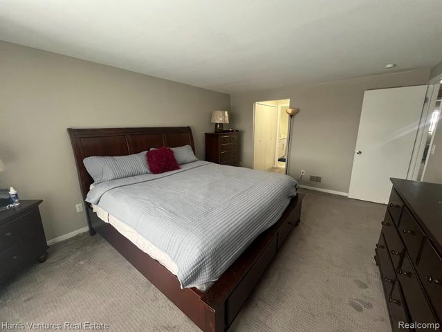 26644 Summerdale Drive, Southfield, MI 48033