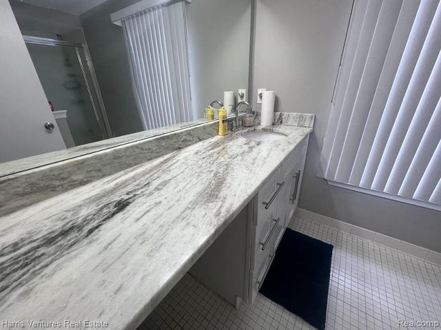 26644 Summerdale Drive, Southfield, MI 48033