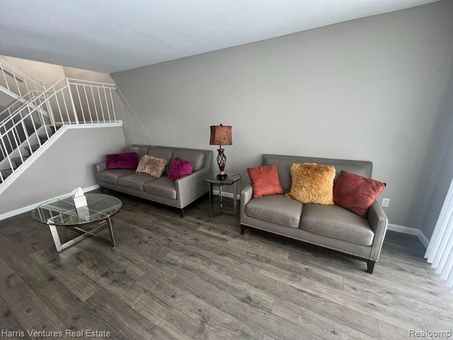 26644 Summerdale Drive, Southfield, MI 48033