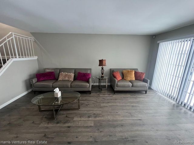 26644 Summerdale Drive, Southfield, MI 48033