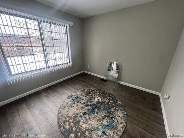 26644 Summerdale Drive, Southfield, MI 48033