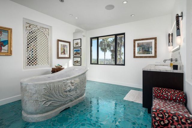 18245 Paseo Victoria, Rancho Santa Fe, CA 92067