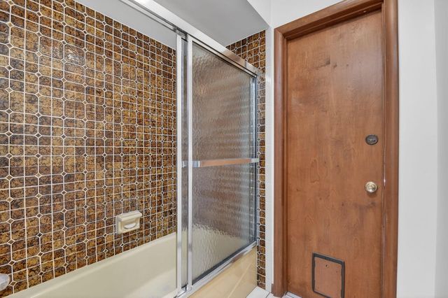 68 W Arch Drive, Lake Worth, FL 33467