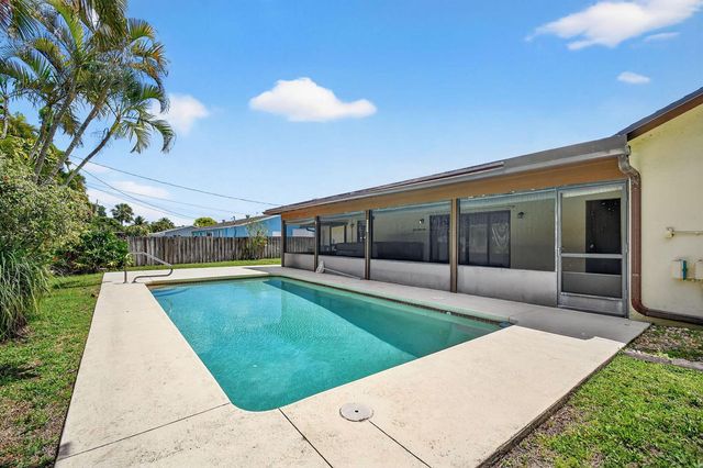 68 W Arch Drive, Lake Worth, FL 33467