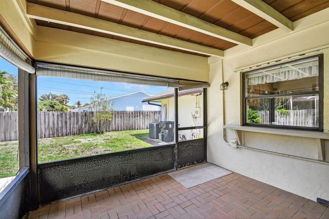 68 W Arch Drive, Lake Worth, FL 33467