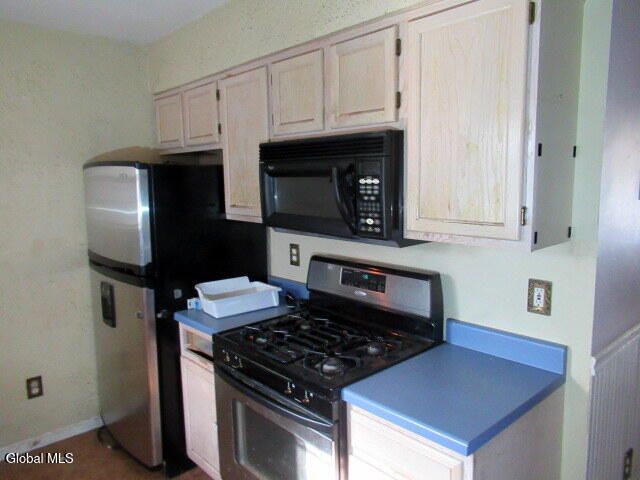 9 Chelsea Square, Hudson Falls, NY 12839