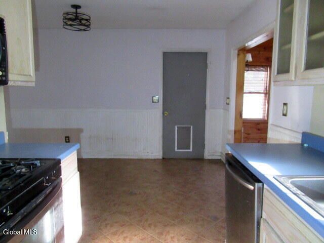 9 Chelsea Square, Hudson Falls, NY 12839