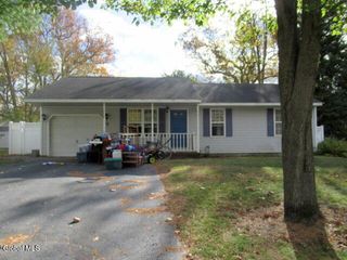 9 Chelsea Square, Hudson Falls, NY 12839