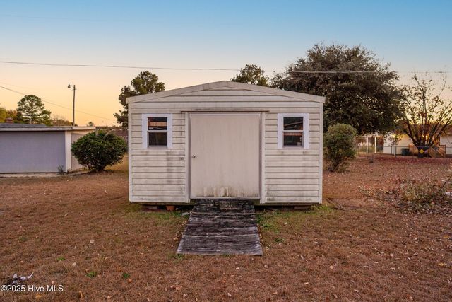 101 Ellenton Avenue, Hamlet, NC 28345